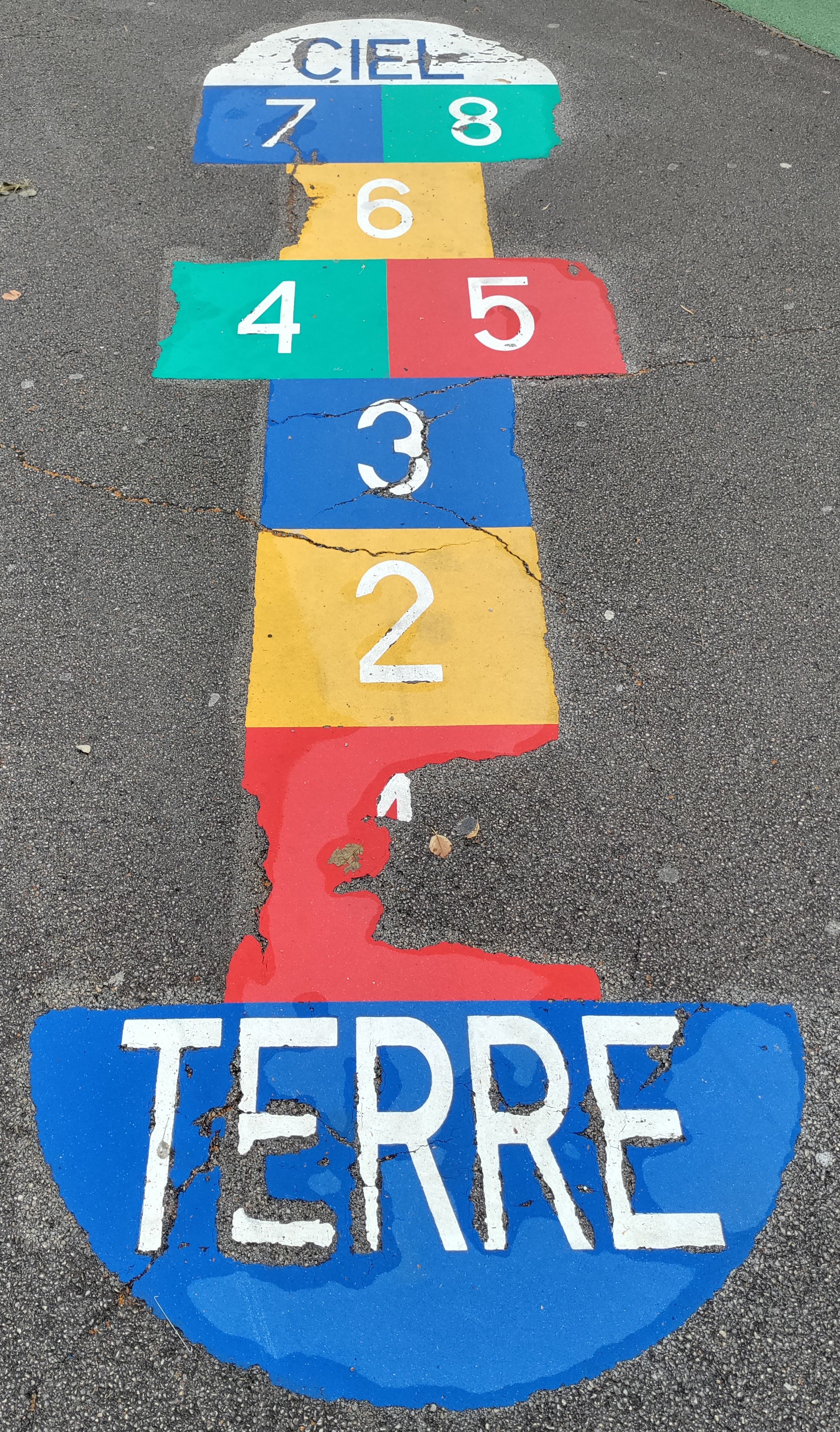 French version of hopscotch in Saint Claude.